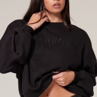 4e1eb65374c11b619e2f240d447f1058c2bd9beb_CNK6319_4_prettylittlething_black_boxy_embroidered_sweatshirt