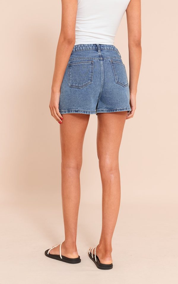 4f1cd6dc0694597d5967d29dcc925b6783a34a27_CNM5561_3_tall_mid_blue_wash_high_waisted_basic_shorts