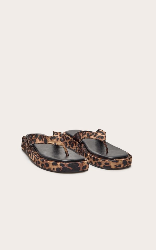 4f5692bd45a452414013012d4daac521d95b18ed_CNL6570_2_leopard_satin_round_toe_thong_flatform_sandals