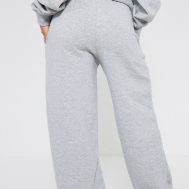 4f779f126f0d06d2b244785b07b119fe49f3c387_CNF8397_3_prettylittlething_ash_grey_borg_applique_wide_leg_joggers