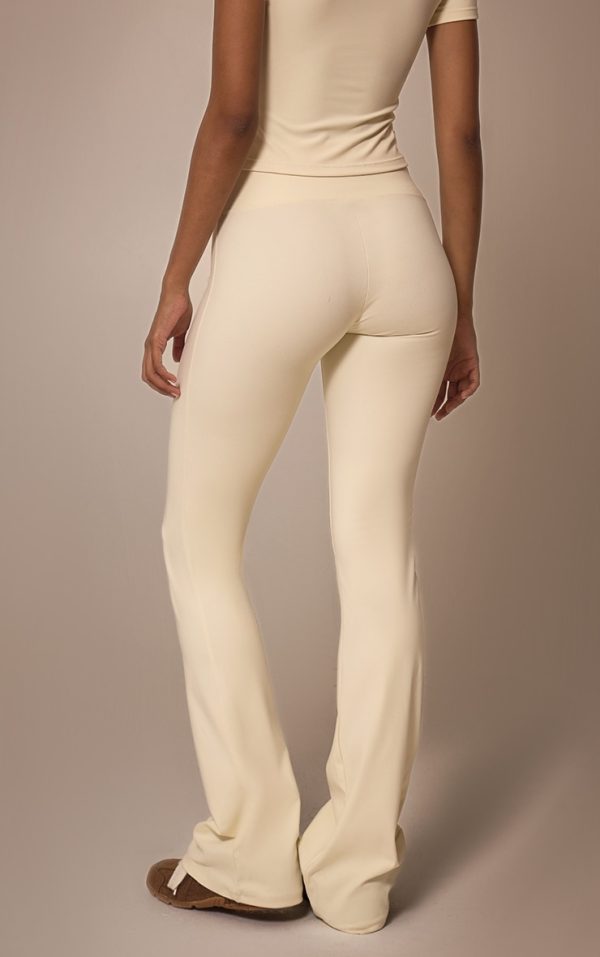 501a1cb434cae2d7318e39139d198319b5718cf9_CNG5546_3_bone_sculpt_straight_leg_yoga_pants