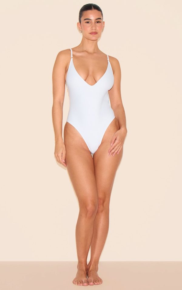 5059159d5b38fa8f6cc7854eba244609d7959426_CNM0015_3_white_low_scoop_basic_swimsuit