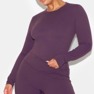 50c7e922ca064a0e778602c11e9adb1d7d48d200_CNL7880_6_dark_plum_sculpt_long_sleeve_crop_gym_top-1
