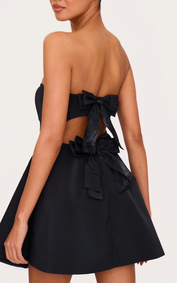 50f21b3529bc917edaf2e42399ae799101d8b211_CNL4664_4_black_satin_bandeau_bow_back_shift_dress