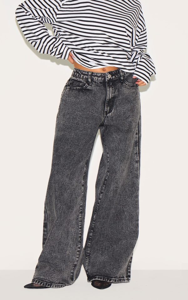 5151d1f696a9b451f4027aa9793c52b921dba8ae_CNL4362_2_petite_washed_grey_washed_wide_leg_jeans