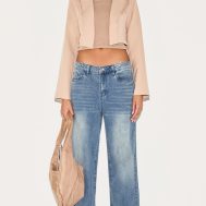 5199bf857d7d589ed2cbd05eac227cf0a01fde96_CNI1987_3_stone_basic_woven_seam_detail_cropped_blazer