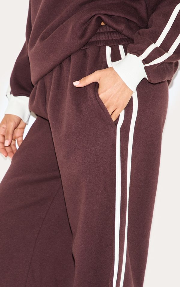 52360785b42811ffd449bf6546f8b322b97e0be1_CNM1874_4_petite_chocolate_wide_leg_stripe_detail_jogger