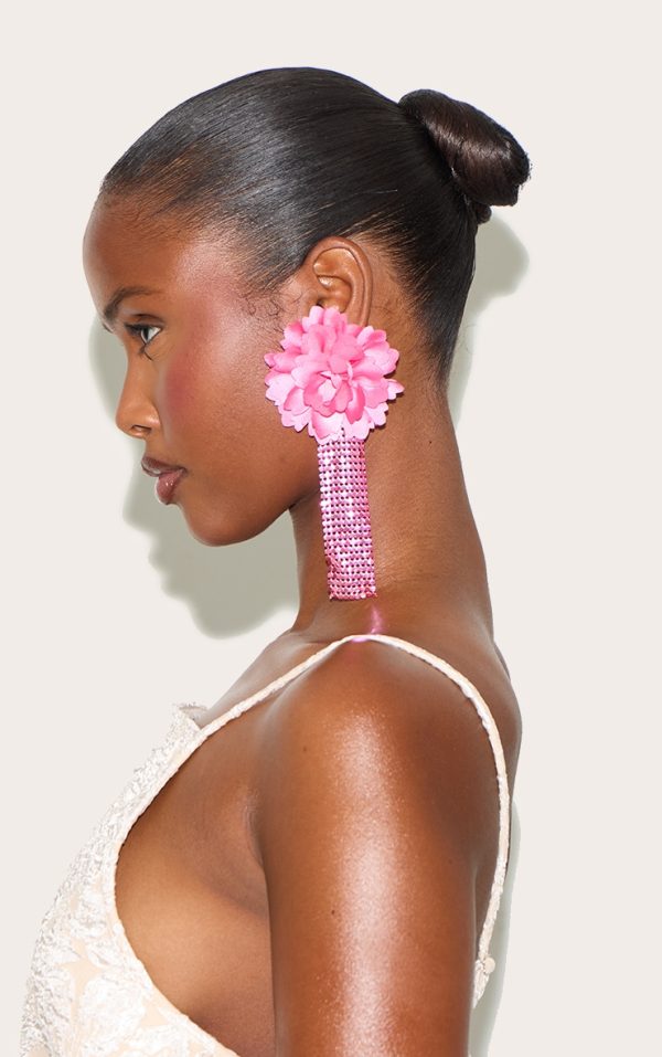 537ec6f4cf94746351a37c9a83b6ad480abc852e_CNK9136_1_pink_large_floral_chain_tassel_statement_earrings