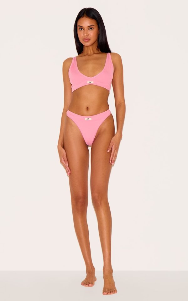 538e7402b91595bb6d76c2ded21f2e1bf28c685f_CNL0606_1_prettylittlething_pink_badge_seamless_thong