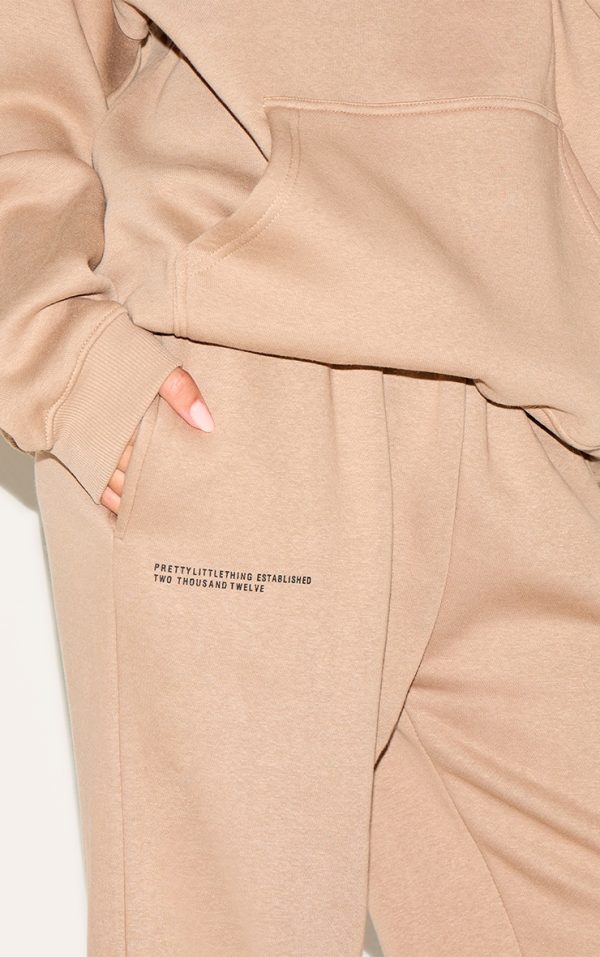 53a5e195ea66e3f5d845c4d6886542d26e3601c2_CNE5747_4_prettylittlething_mocha_established_2012_joggers-1