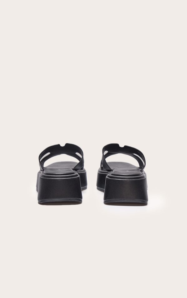 53aca02fce5c4c48a66f4f6da4185c36663200c5_CNL6594_3_black_pu_strap_round_toe_flatform_sandals