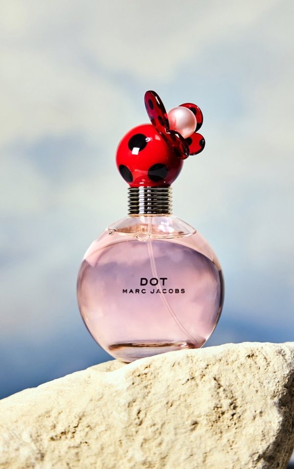 54db4b799640111246123d2f1c8746402509c705_CNK9889_5_marc_jacobs_dot_edp_100ml
