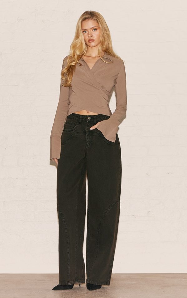54e469e63ee9912ff3dc625fe0af7c2973c833c9_CNL6617_1_dark_chocolate_high_waist_western_seam_detail_jeans