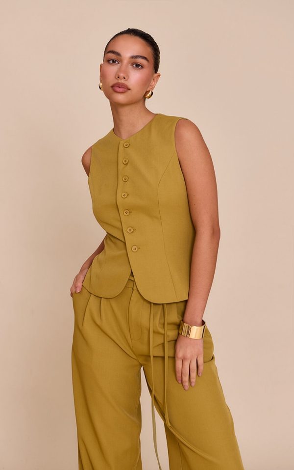 579a15b39580a2576529689225158b241941aef1_CNN0638_4_deep_mustard_tailored_woven_waistcoat