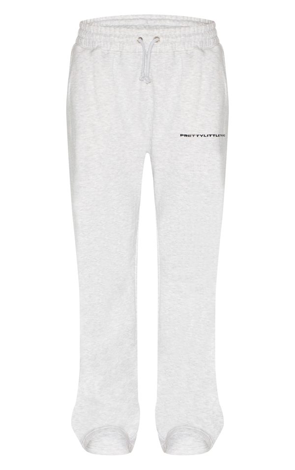 58d24daf7920be770ebe48876ca2d81b33b46c70_CNG5261_5_prettylittlething_ash_grey_logo_straight_leg_joggers
