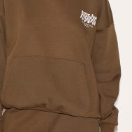 58efe85dfecb4d6c2066c29d29be7dcc704022b1_CNL4257_4_prettylittlething_taupe_studio_print_oversized_hoodie