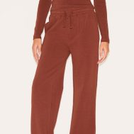 58ffc844afac76f61469d5b19bb927c3bcdf3cd1_CNL8060_2_chocolate_interlock_wide_leg_split_hem_joggers-1