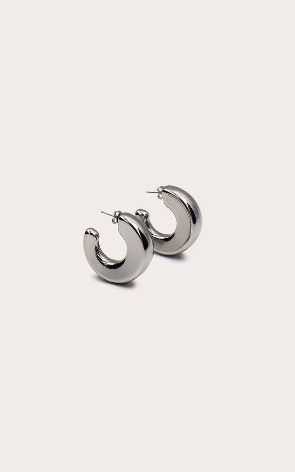 59245bc30e8067f6abddffbfee1be7a4c269507b_CNM0666_1_silver_oversized_chunky_hoop_earrings