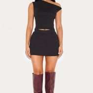 5958b52f1e6c9fc06b0894c1dd72069073255ad2_CNL9158_3_petite_black_ribbed_twist_detail_top