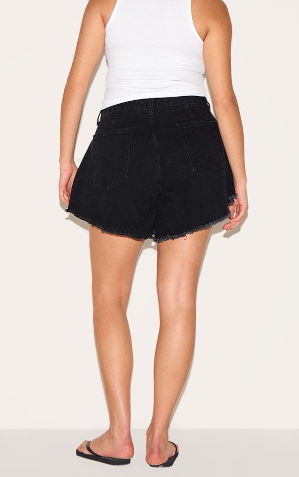 59fb44475f8ab68ed143414a4801f7a2c152ae9e_CND9861_3_plus_black_floaty_denim_shorts-1