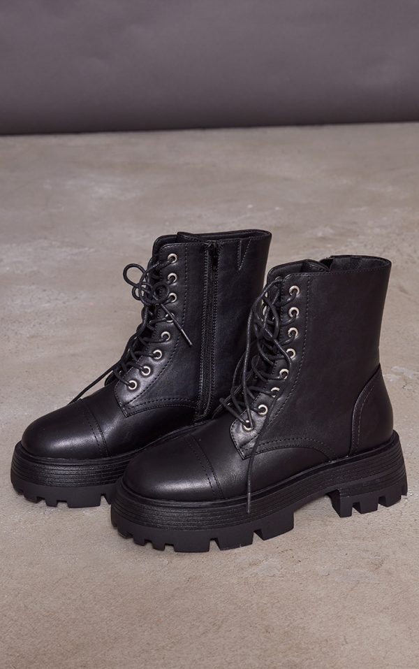 5a952489b70cb1f5b172aa1d268fa0ef6ea6534d_CNF5427_3_black_lace_up_chunky_sole_hiker_boots