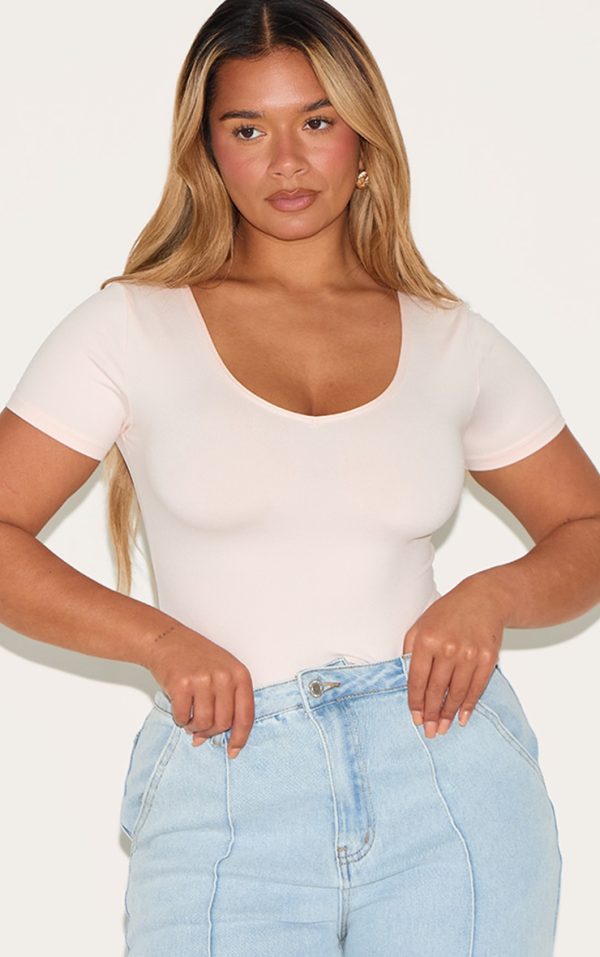 5b29c39ce11a71d92d3c8e4642fa28eb9ad80a89_CNM8308_4_shape_blush_sculpted_v_neck_short_sleeve_bodysuit