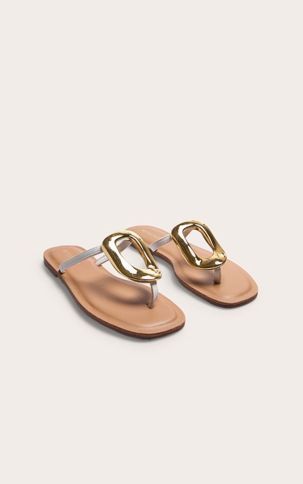 5bc4a9ff4e9d27bc23ca3f239b573b6a6b1de83a_CNL8151_1_white_pu_square_toe_thong_trim_detail_resin_sole_flat_sandals