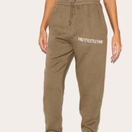 5beb49925e2d01f60566d31e79ee9265966a7a4b_CNE5615_2_prettylittlething_sage_khaki_prettylittlething_high_waist_cuffed_jogger