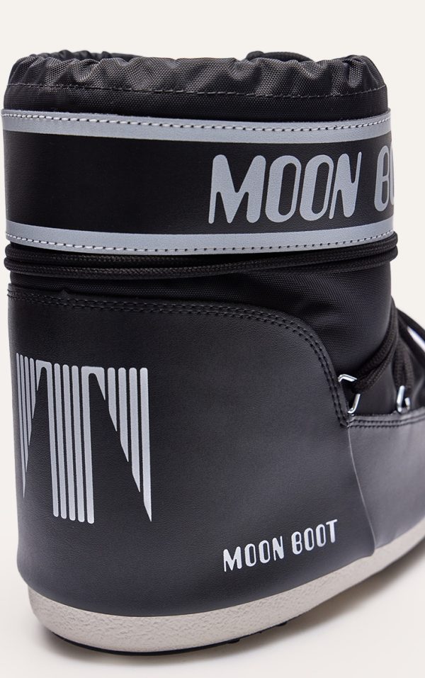 5d43d32cd86c6b619c44c43edd01af556e5c19f5_CMP7639_4_moon_boot_black_classic_low