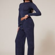 5dc982ae4443c4c1650a0bf2ebf2fe67695fee1c_CNK5074_3_prettylittlething_navy_washed_longline_cotton_long_sleeve_fitted_t_shirt