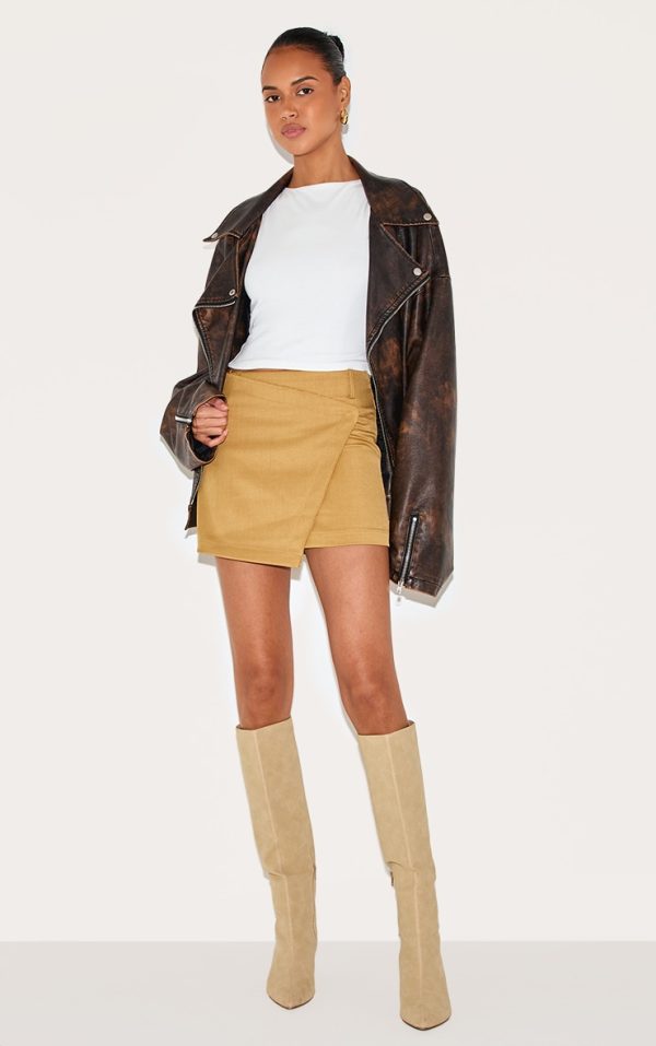 5e0823fd71e34289d0fdce64929efaa8501237e4_CNL8880_1_olive_woven_raw_edge_detail_mini_skort