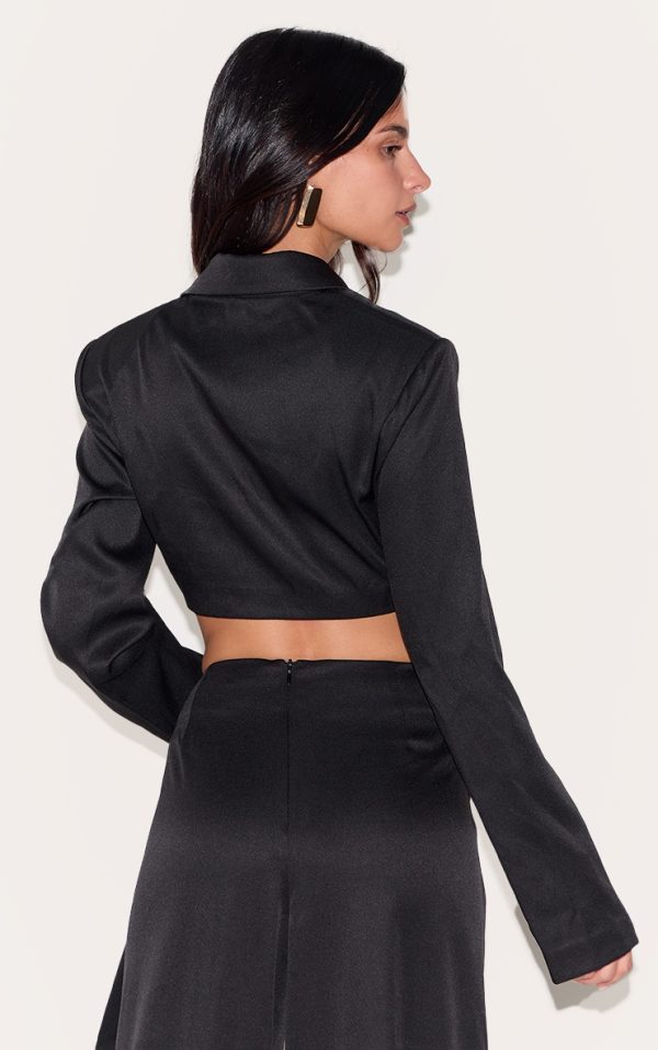 5e2b34090f752d1f8690996acbf37896159fa652_CNL6867_2_black_twist_detail_long_sleeve_cropped_blazer