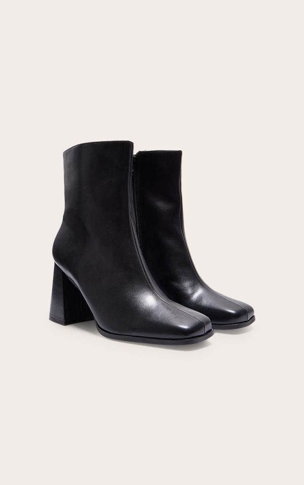5e2bbd9adcd0ce1beff41619d768e4d9d3d55b4a_CNH5425_2_black_wide_fit_pu_square_toe_block_heeled_ankle_boots