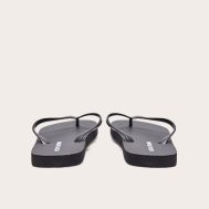 5e7369104c66d31db533fc4dc48a6c2a578b50e8_CLU2212_3_prettylittlething_black_flip_flops