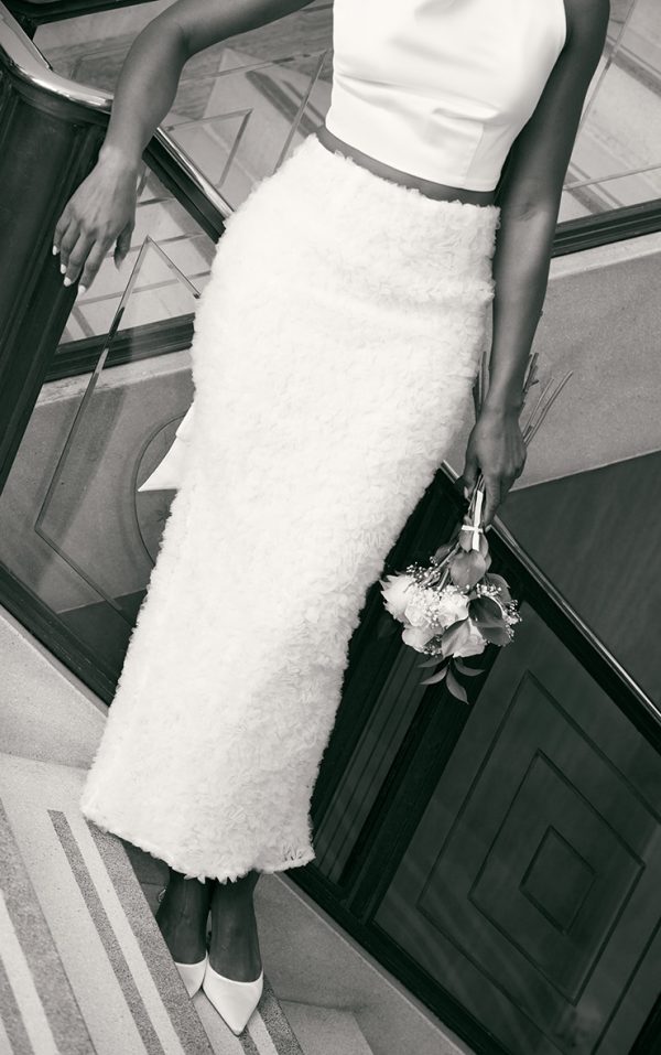 5e98ff008ff5e1e98eeff2fa362417733b05af11_CNM1292_2_premium_white_tulle_floral_ruffle_detail_maxi_skirt