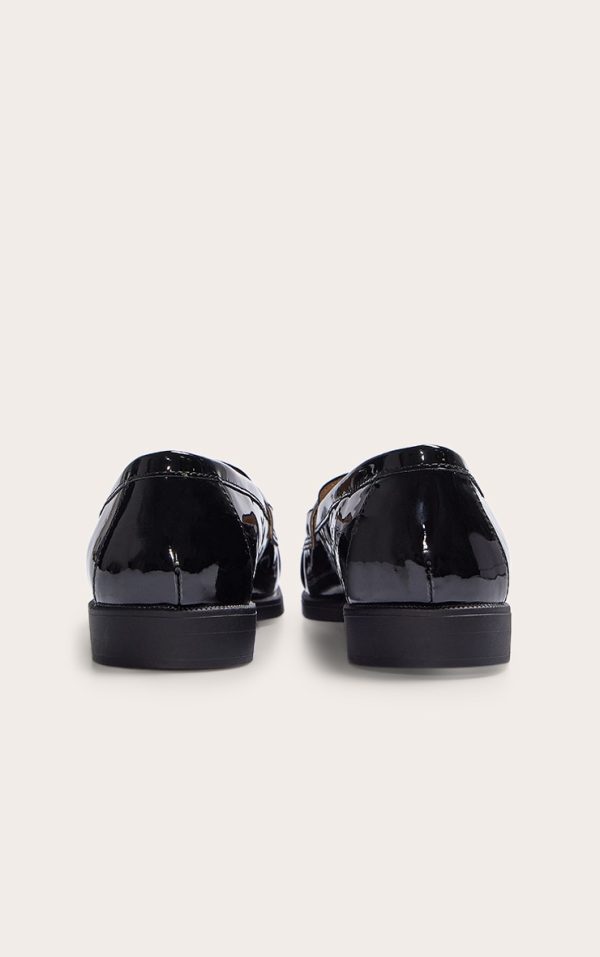 600f6ccb6b0edcbf4dde202443efc6c49edf91db_CNN2129_3_black_patent_loafer_with_gold_buckle_detail
