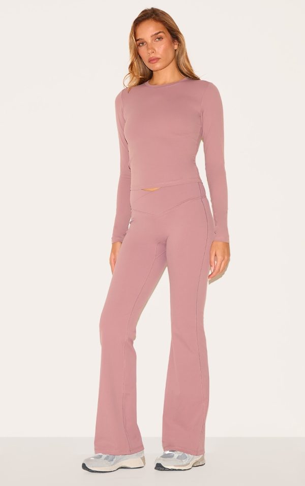 605027779931c2cdefe7ed0bf7292507e283c437_CNL7881_3_mauve_sculpt_long_sleeve_crop_gym_top-1