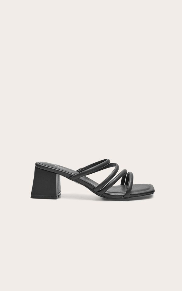 60b34661c738d6e12c3a1ca7f3c19cc861838334_CNH1922_1_black_wide_fit_pu_square_toe_tube_strap_mid_block_heeled_sandals