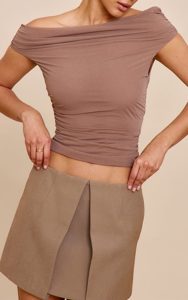 61164dd0ac0df07b11345f842b9392f31ab04652_CNM4673_5_mushroom_structured_woven_split_hem_mini_skirt