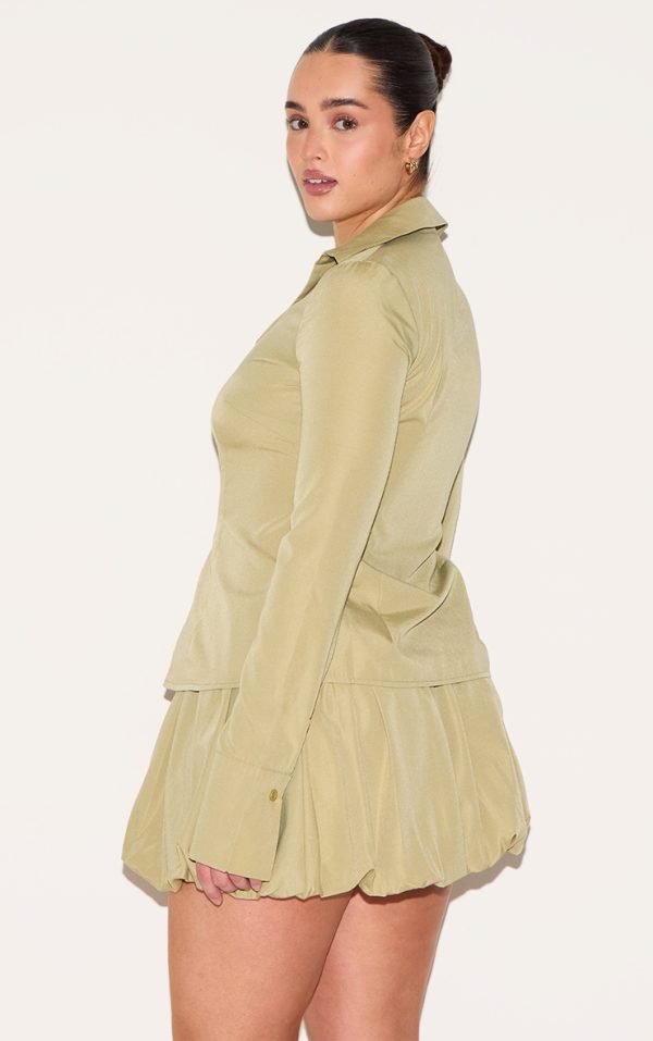 61f8a4cd1d661b035a07de3a2bd771f5e01f686e_CNM1018_2_shape_olive_hook_and_eye_split_front_cinched_shirt