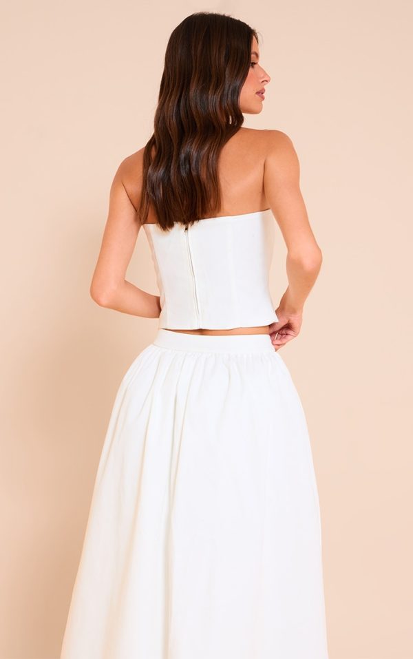 626ea680dc67755da6fba713e987586c5b67a26a_CNM6144_2_white_woven_seam_detail_bandeau_top