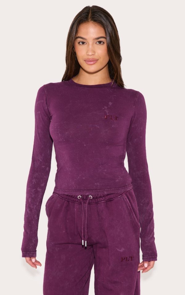 62e8d9182e8f0a6c1180fe7ffa7ba04c662dfa96_CNL7543_1_prettylittlething_dark_plum_washed_fitted_long_sleeve_t_shirt-1
