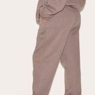 631f9c42c9253e4358c24ede8ad2ad1478fab550_CNE5752_3_prettylittlething_plus_charcoal_grey_oversized_slogan_joggers