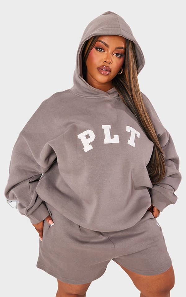 632c75c0d19000bb35400fc1002d3bca37bfdf4b_CNI4891_1_prettylittlething_plus_charcoal_logo_oversized_hoodie