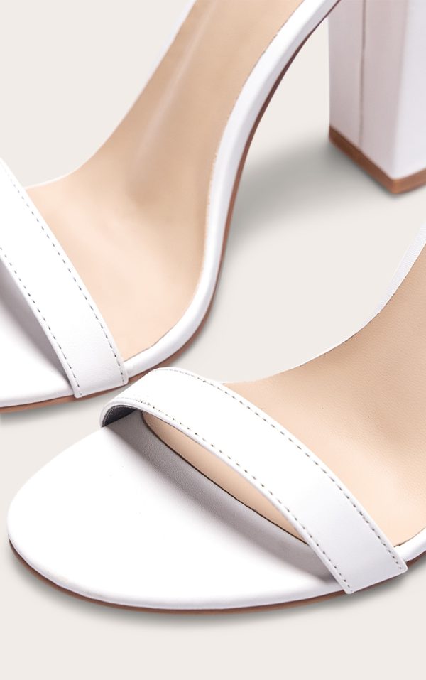 633e84e3e65e094f0d76a96414227440cade2926_CMB7945_4_white_may_blocked_heeled_sandal