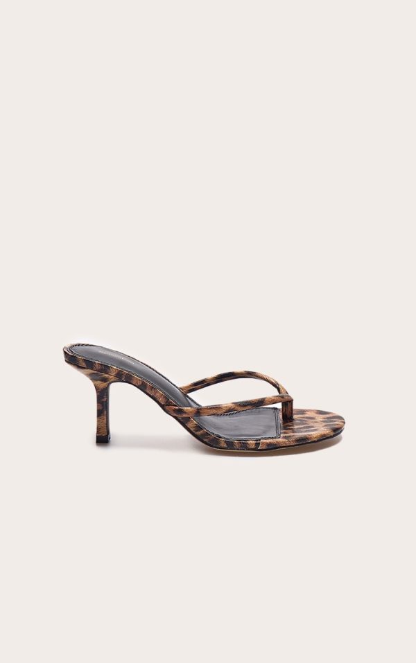 64422b8ea99cd157ee53d7f379cbfb0eb85d409b_CNJ0841_1_leopard_print_pu_round_toe_thong_mid_heeled_mules