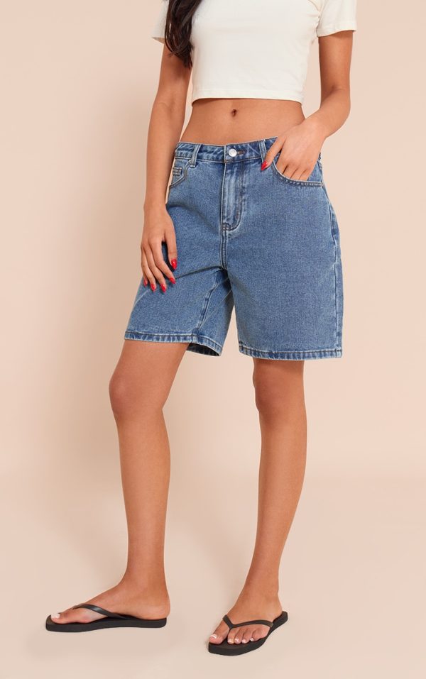 64b762a37632d1055bce21c02f9f0f297eb618e5_CNM5558_2_tall_mid_blue_wash_mid_rise_relaxed_boyfriend_shorts