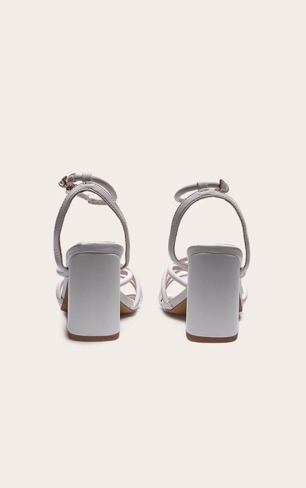 653c9cc1f79842633e681202119f006b8ad272e7_CNH3754_3_white_pu_round_toe_multi_strap_block_heeled_sandals