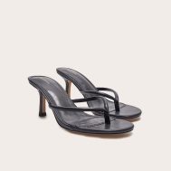 65545cc0f1e21c0c45b6e101d471f5b374f2d3ed_CNK0118_2_black_pu_toe_thong_heeled_mules