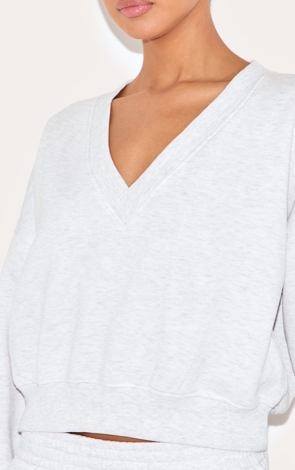 658365d11ac94789264ecbfad4e6b39463671020_CNM3725_4_ash_grey_boxy_v_neck_sweatshirt